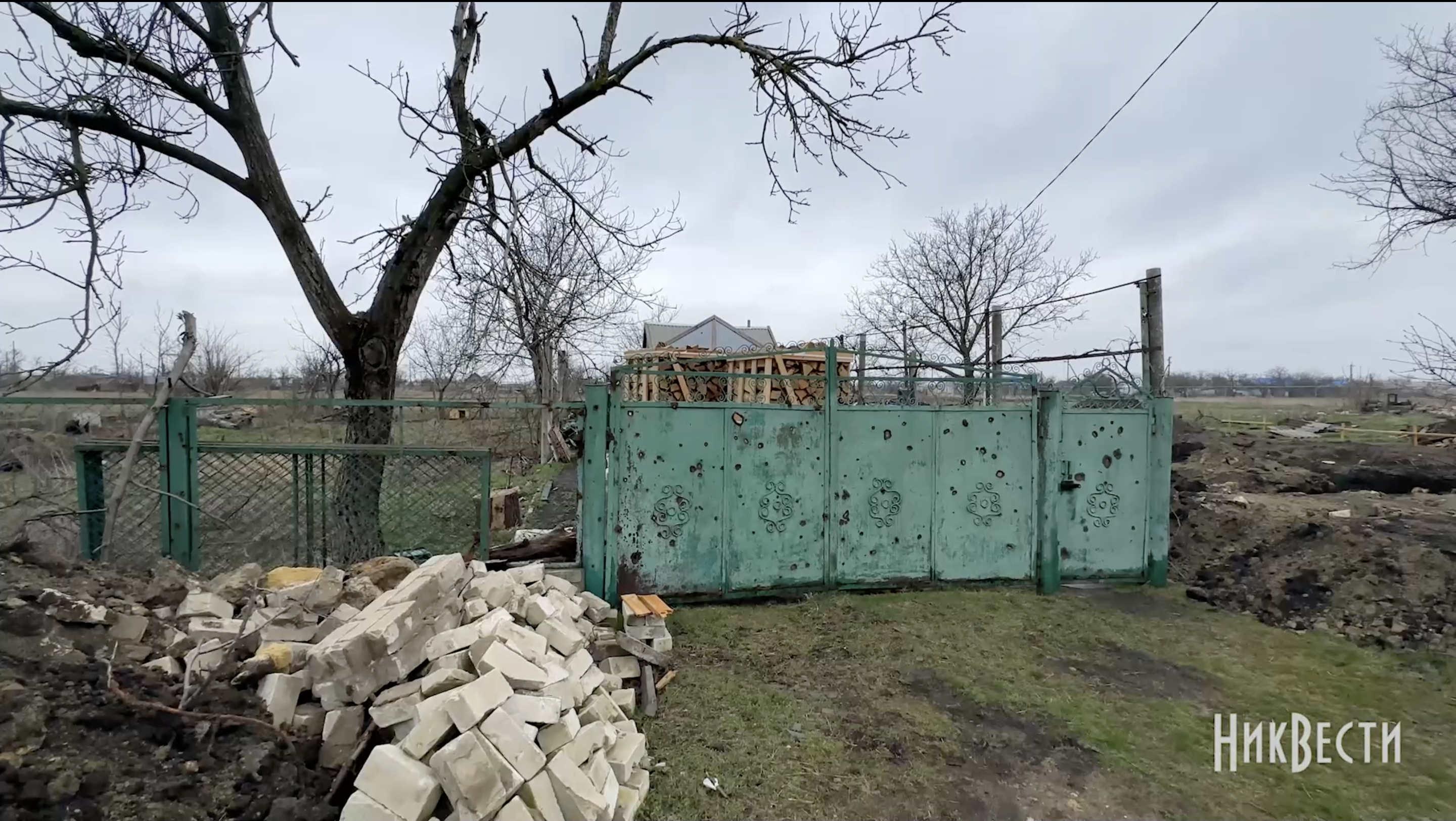 Будинок та двір жительки Посад-Покровського. Тут Ольга В'ячеславівна ховалась з онуками від обстрілів росіян