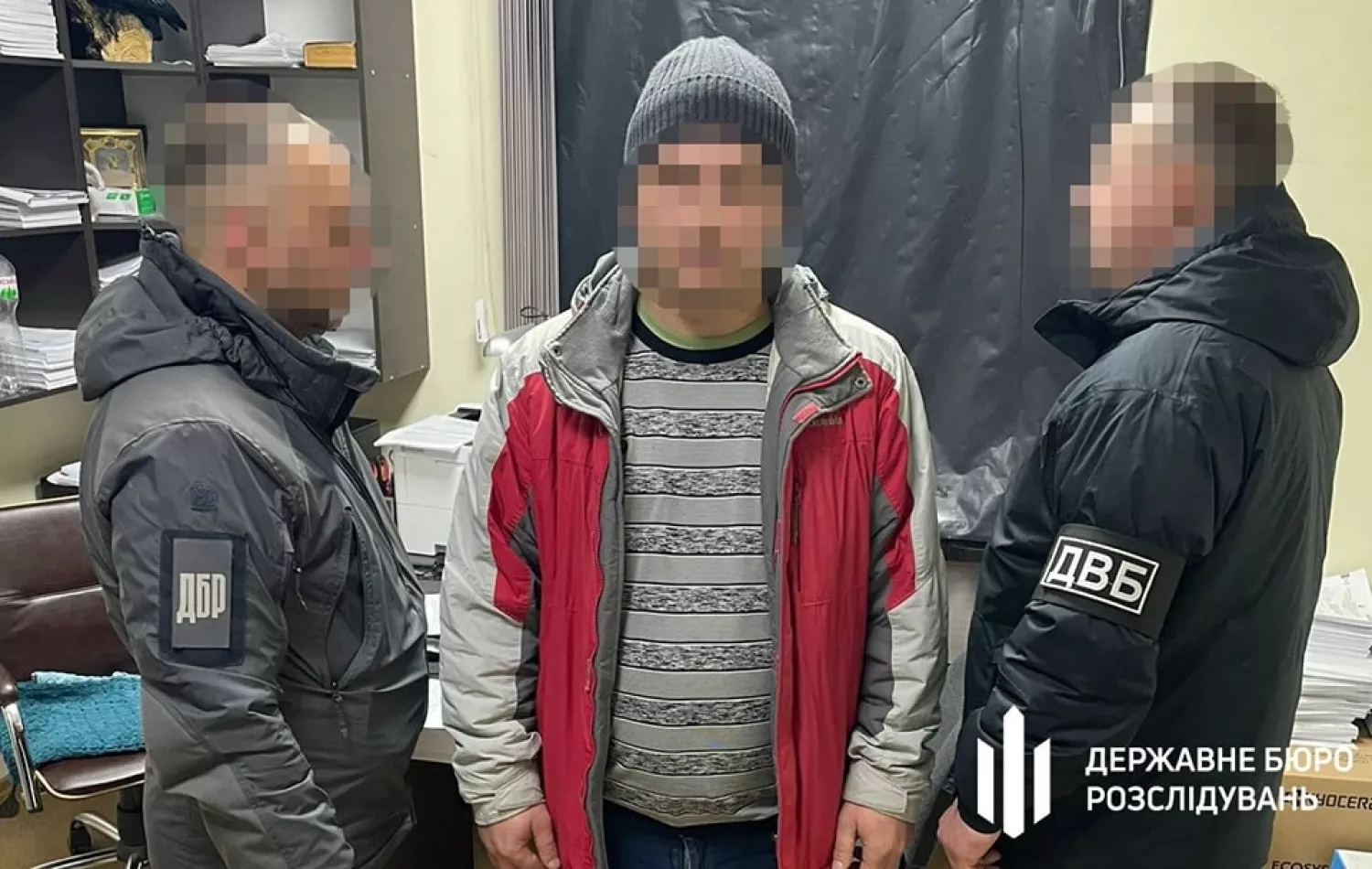 У Херсоні затримали чоловіка, якого підозрюють у роботі на Росію, фото: ДБР
