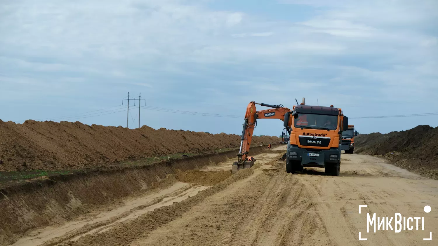 Процес будівництва нового водогону для Миколаєва, 22 травня 2025 рік, фото: Даріна Мельничук, «МикВісті»