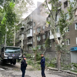 Пошкоджена багатоповерхівка у Миколаєві. Фото: 