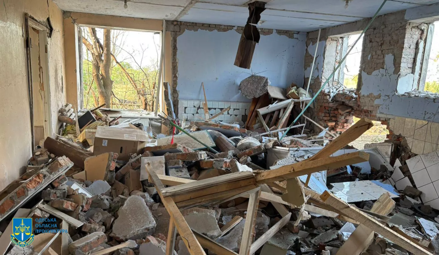 Наслідки російського обстрілу Одеси. Фото: Одеська облпрокуратура